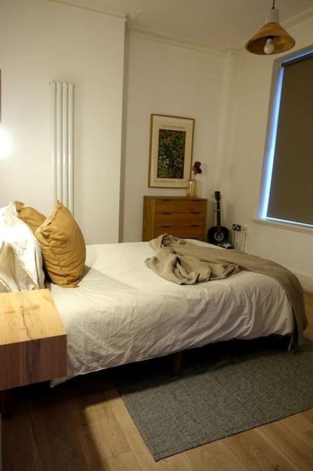 Stylish City-Centre Apartment With Balcony リヴァプール エクステリア 写真