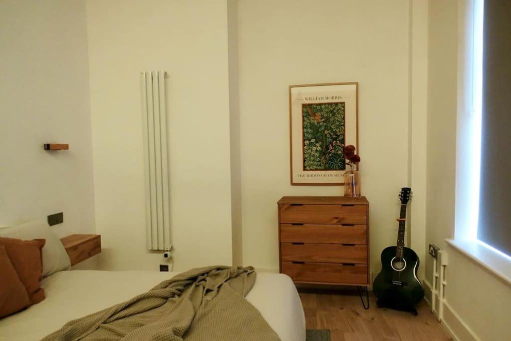 Stylish City-Centre Apartment With Balcony リヴァプール エクステリア 写真