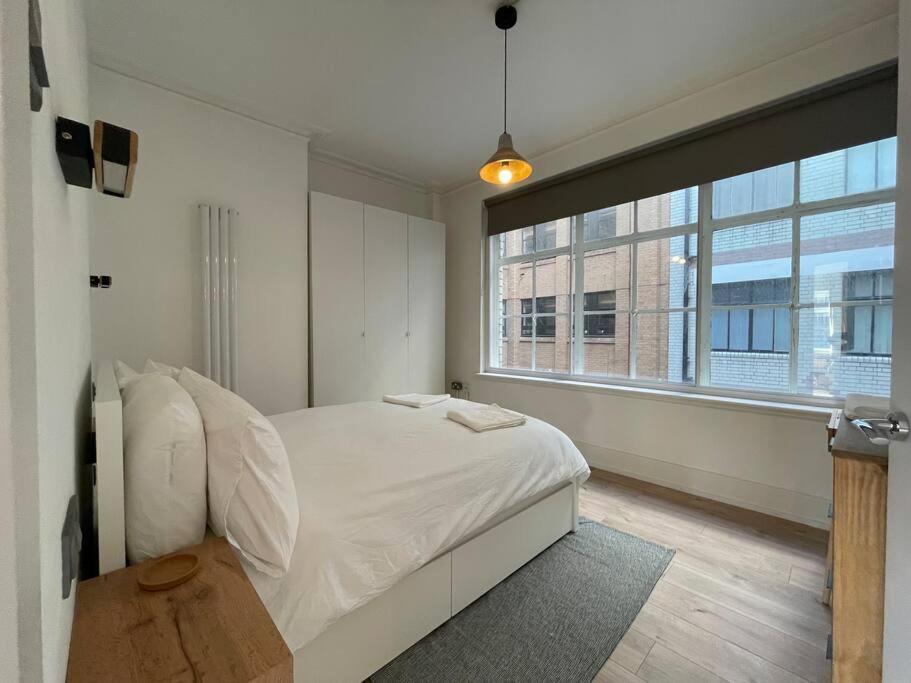 Stylish City-Centre Apartment With Balcony リヴァプール エクステリア 写真