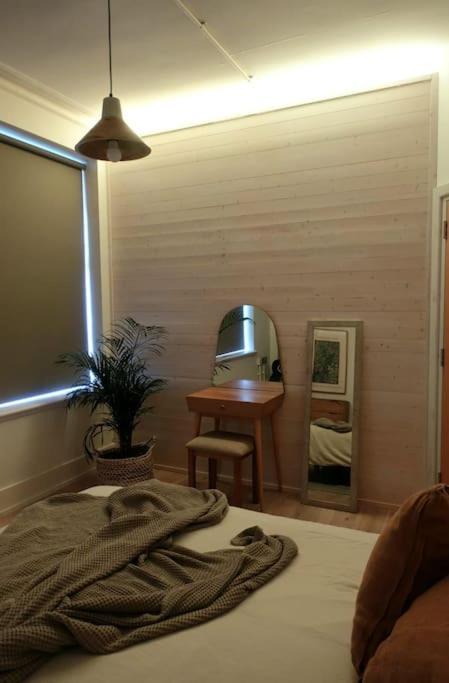 Stylish City-Centre Apartment With Balcony リヴァプール エクステリア 写真